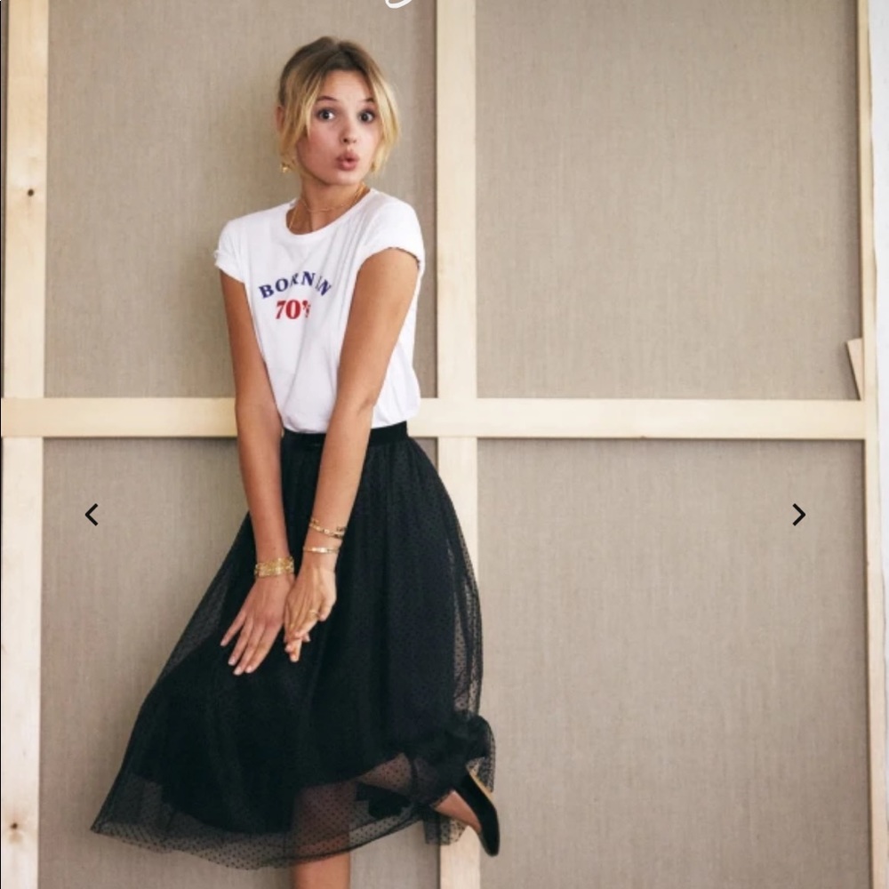 ISO sezane the Mateo skirt in size 4